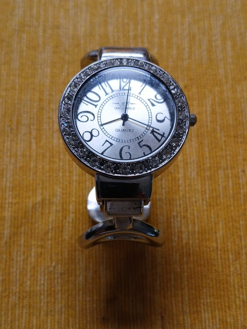 Ian Daniels Silver Crystal Bezel Women's Quartz Watch